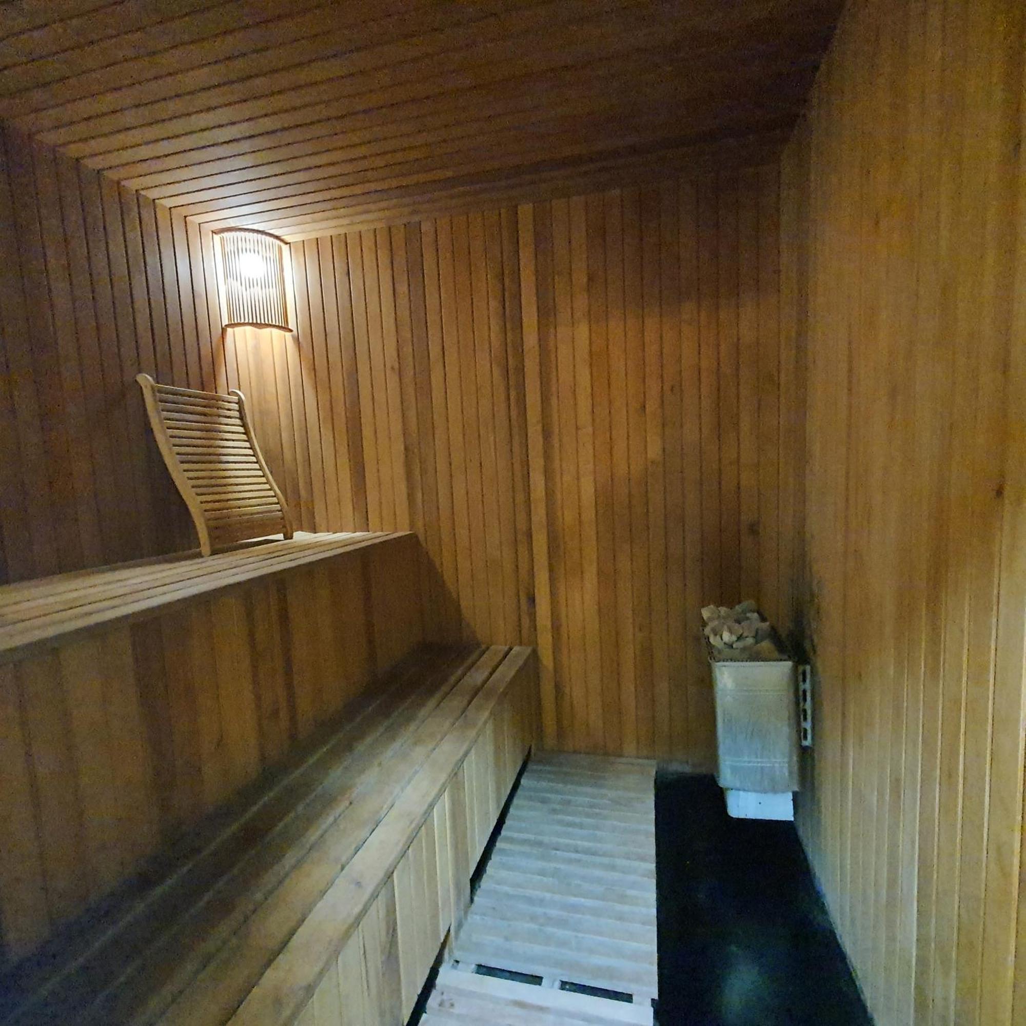 База Відпочинку Шалена Жаба Novomoskovsk Extérieur photo