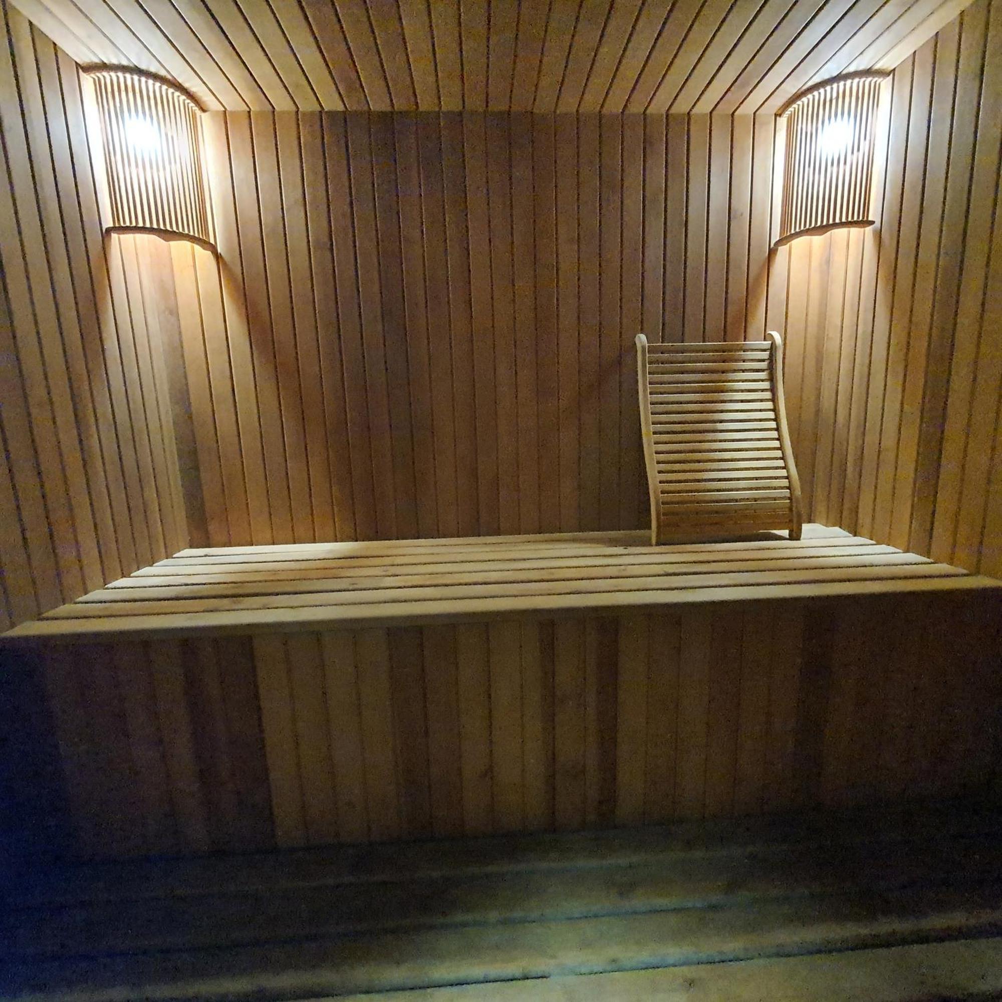 База Відпочинку Шалена Жаба Novomoskovsk Extérieur photo